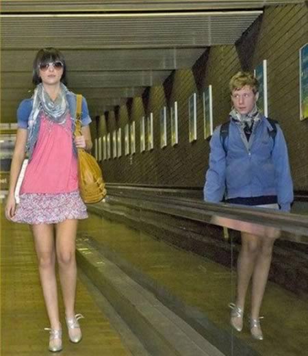 3 Pantulan Cermin Ini Malah Bikin Tambah Penasaran